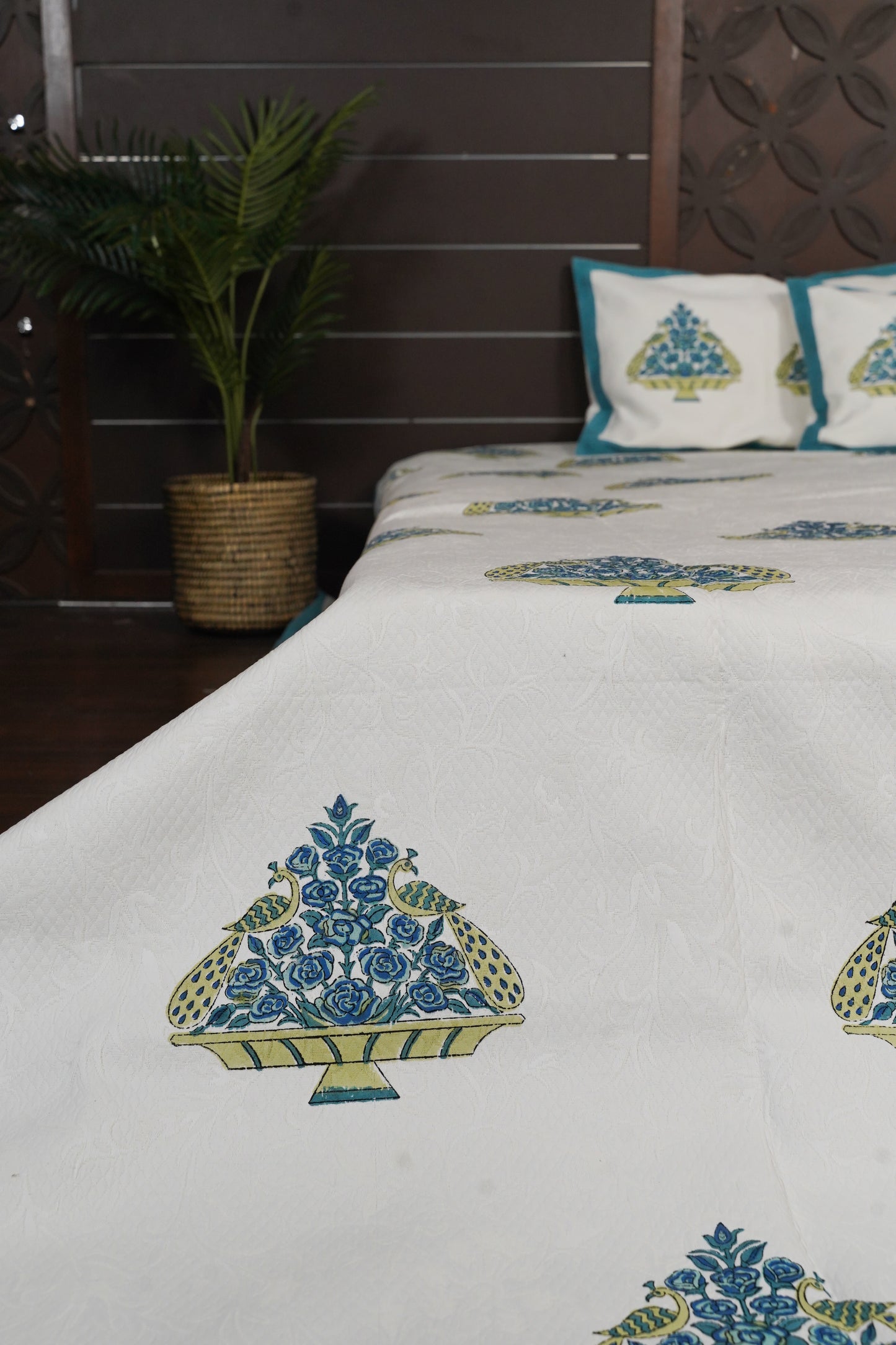 Periyar Cotton Bedspread - Pecock