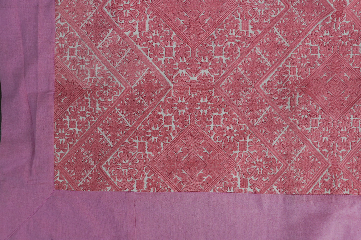 Swati silk embroidery bedcover - Pink