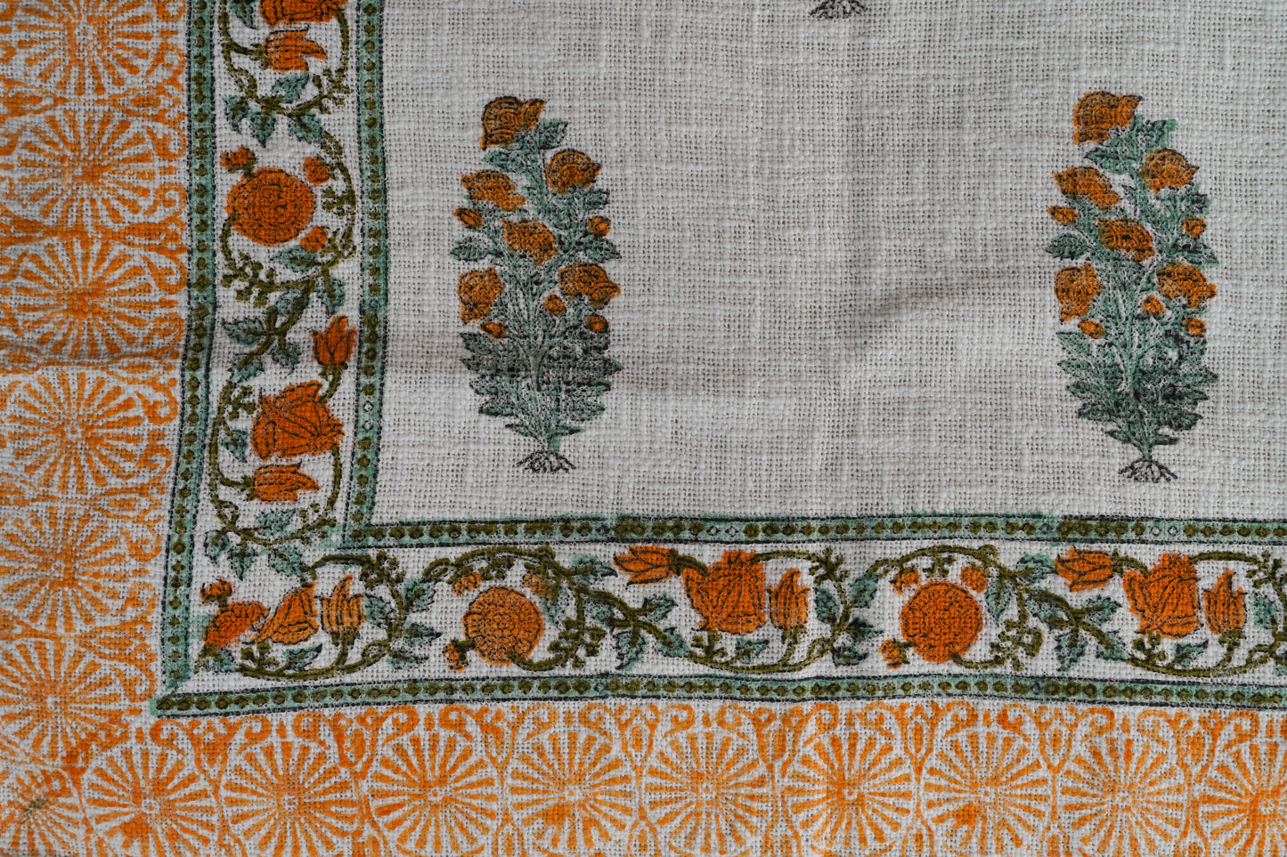 Banfool Boota Slub Cotton Comforter - 2 Pillow Covers