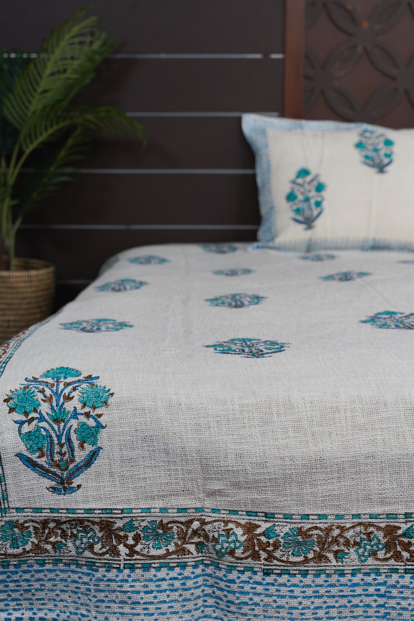 Banfool Nargis Slub Cotton Comforter - 2 Pillow Covers