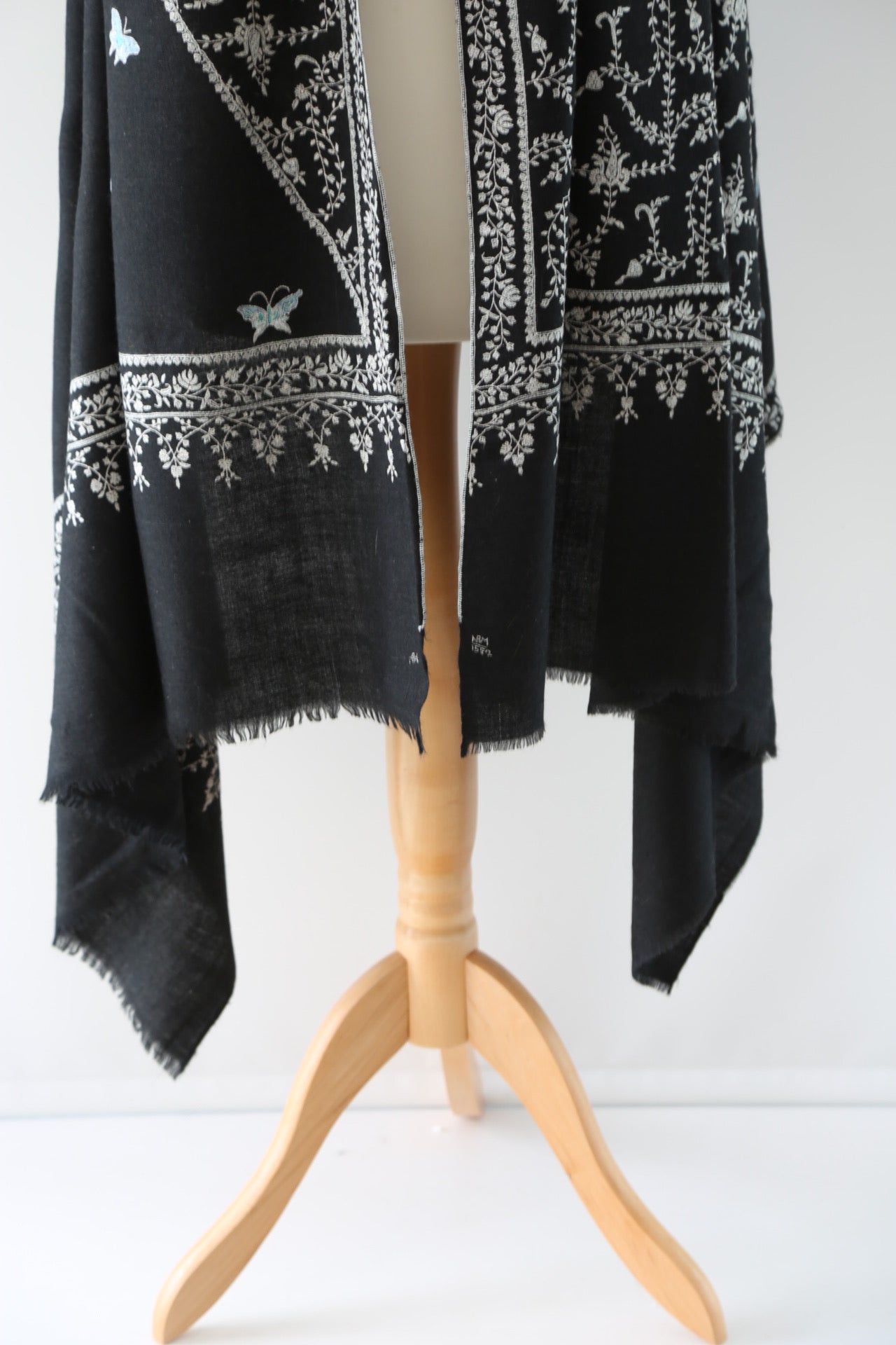 Sozni Hand Embroidered Cashmere Pashmina Black