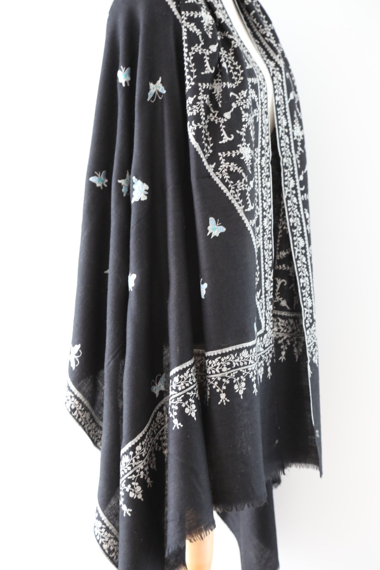 Sozni Hand Embroidered Cashmere Pashmina Black