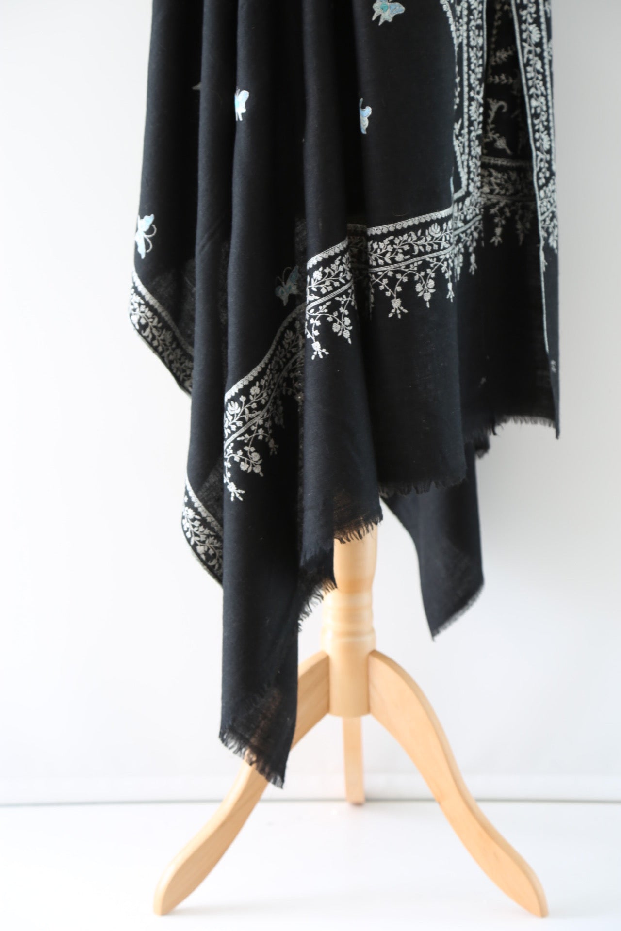 Sozni Hand Embroidered Cashmere Pashmina Black