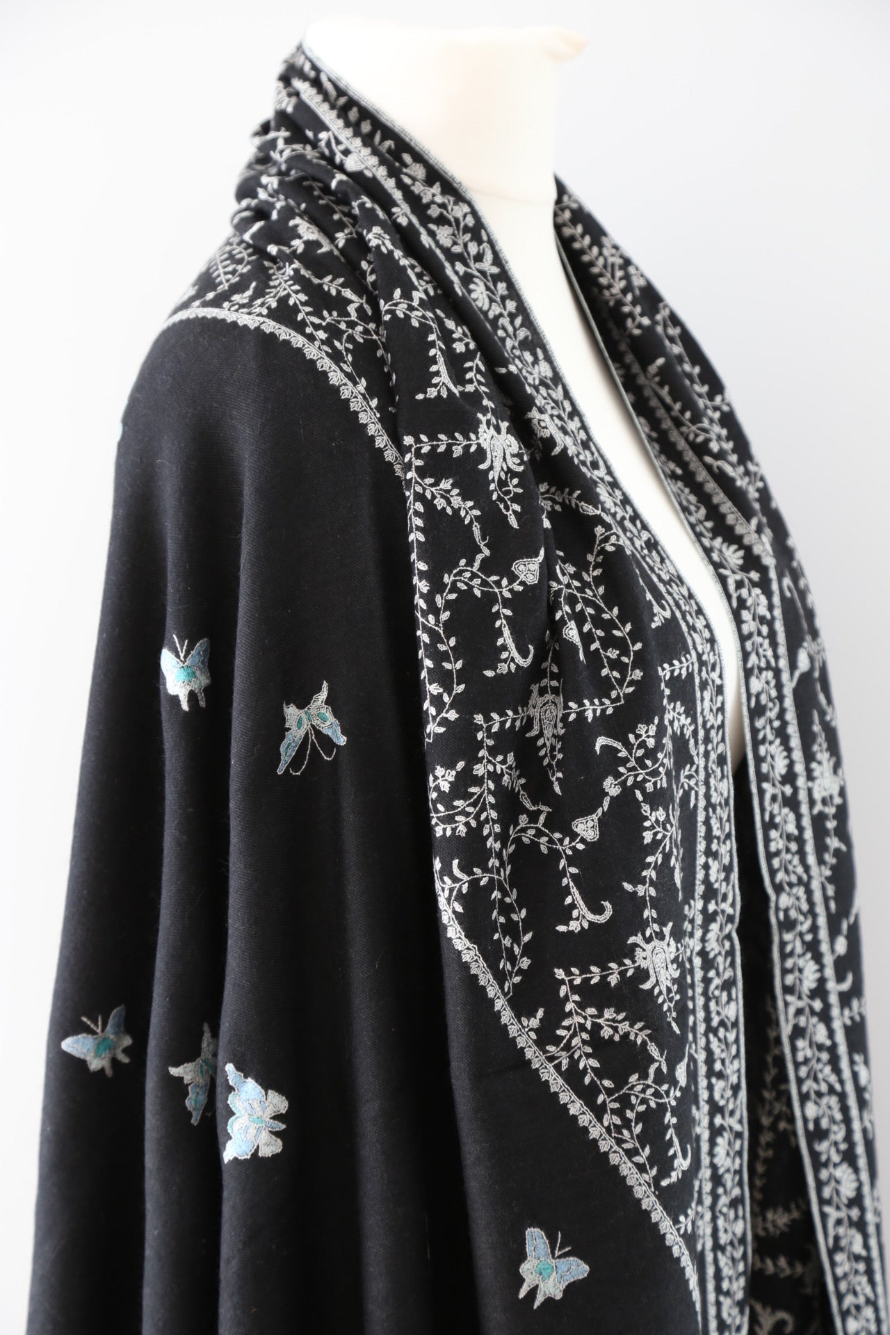 Sozni Hand Embroidered Cashmere Pashmina Black