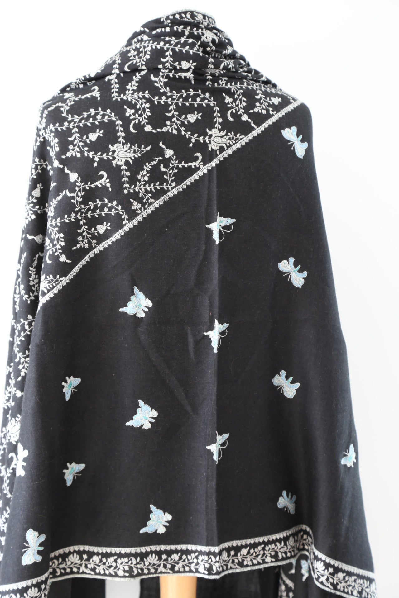 Sozni Hand Embroidered Cashmere Pashmina Black