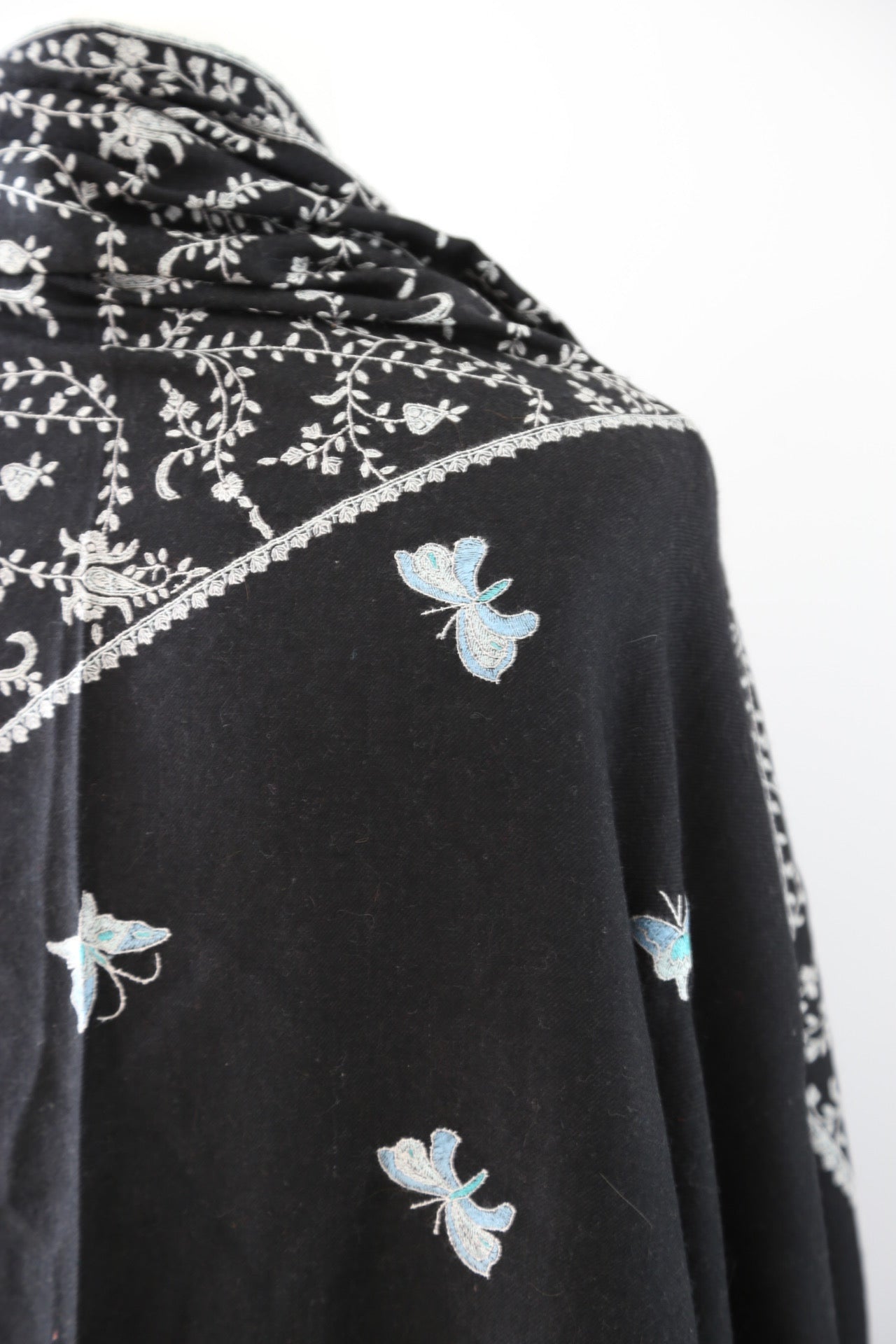 Sozni Hand Embroidered Cashmere Pashmina Black