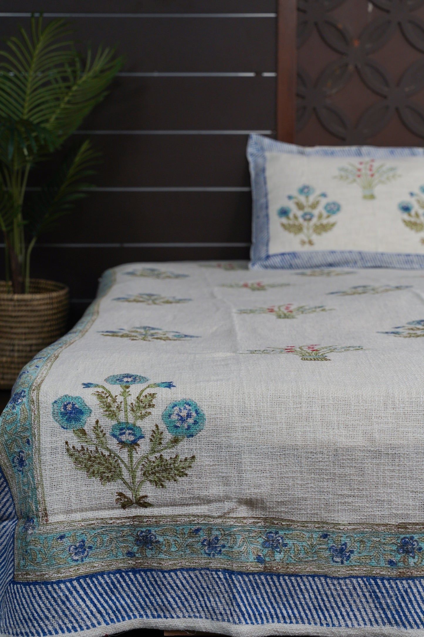 Banfool Rosa Slub Cotton Comforter - 2 Pillow Covers
