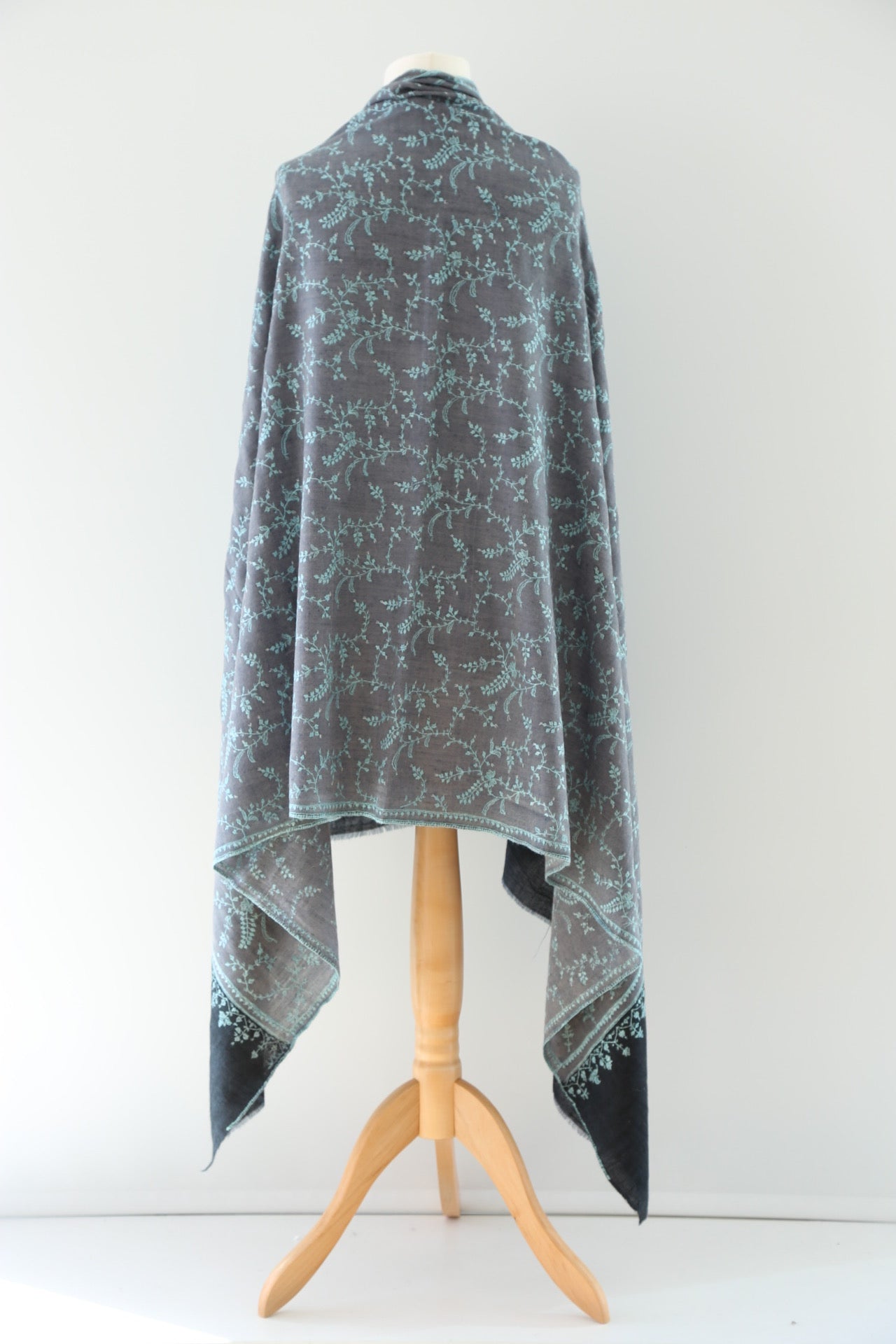 Sozni two-tone Jaal Hand Embroidered Pashmina