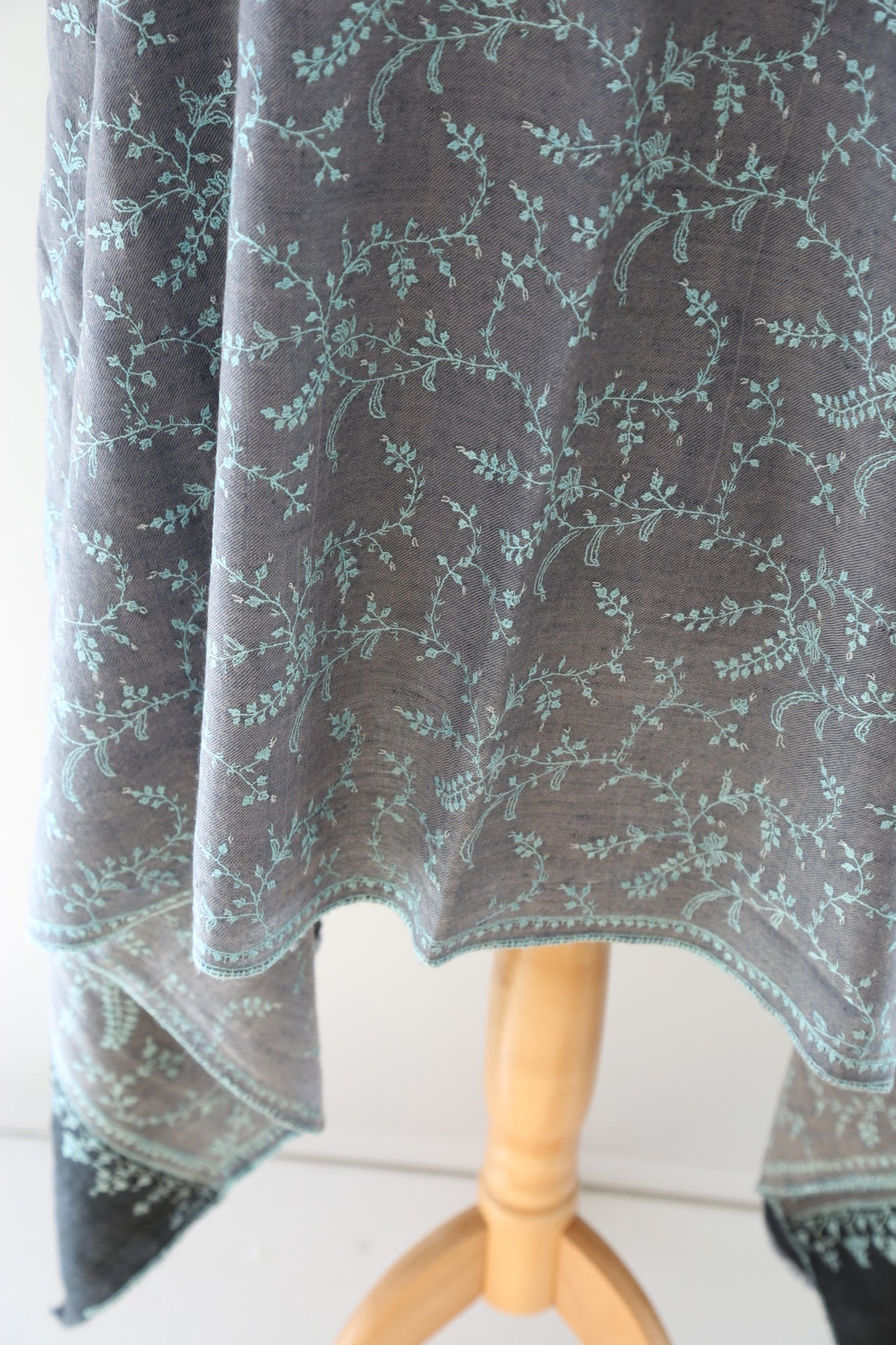 Sozni two-tone Jaal Hand Embroidered Pashmina
