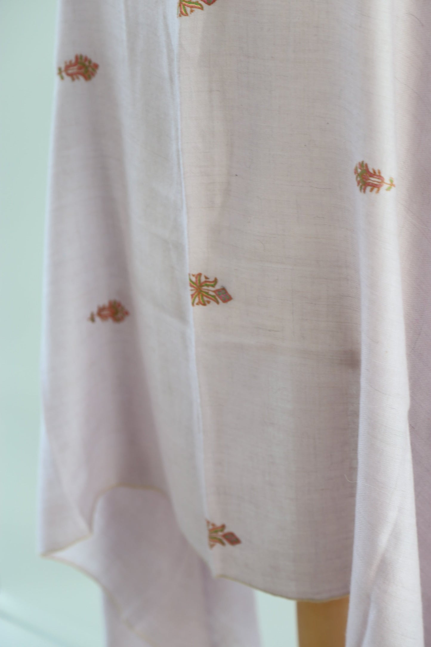 Light Pink Flower Motif Embroidery Pashmina Shawl